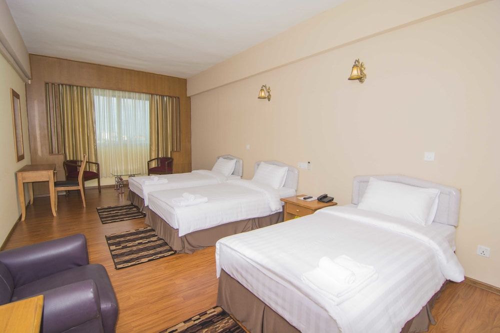 Asia Plaza Hotel Royal Suite 9