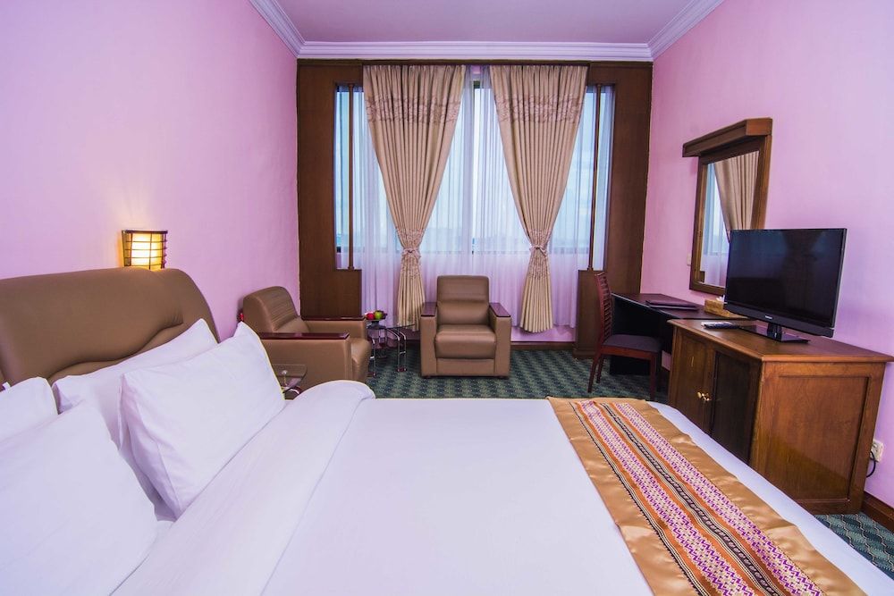 Asia Plaza Hotel Deluxe Room 9