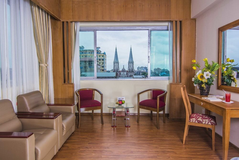 Asia Plaza Hotel Royal Suite 7