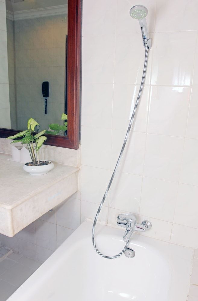 Asia Plaza Hotel Executive Room 13