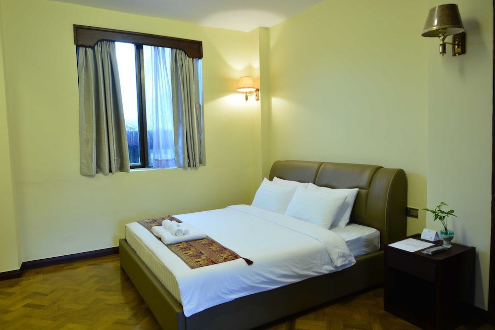 Asia Plaza Hotel Deluxe Room 2