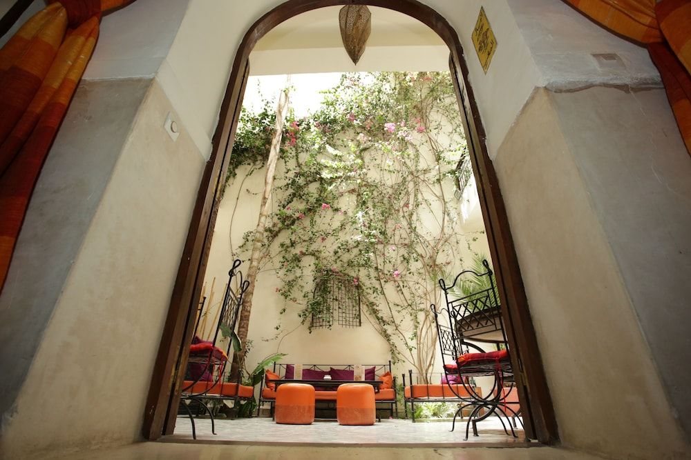 Riad White Flowers Deluxe Double Room 7