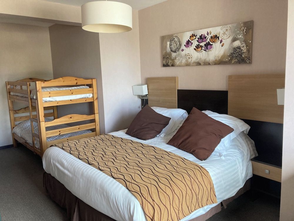 Family Room, 1 Bedroom