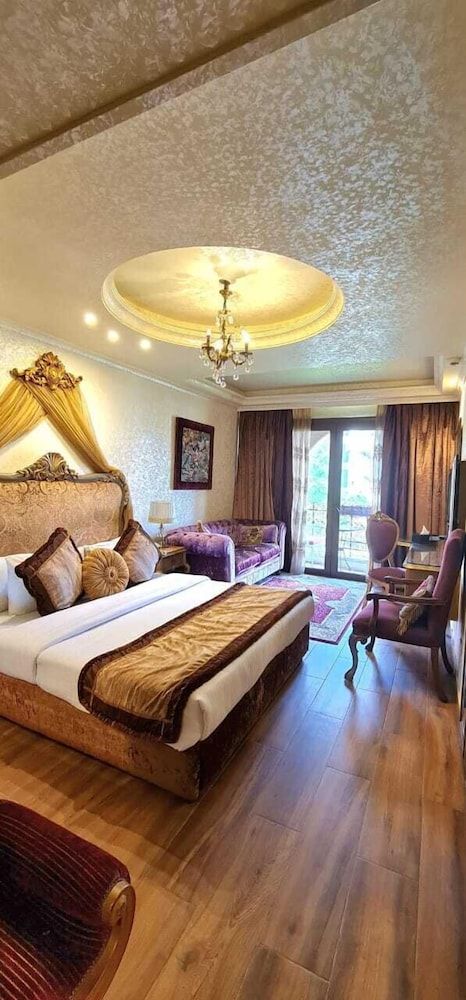 Q Hotel Deluxe Double Room, 1 Bedroom 3