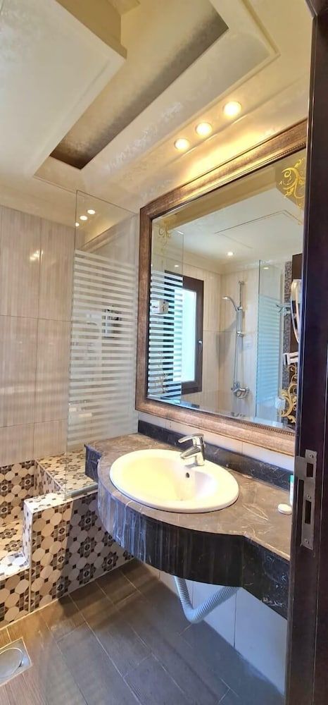 Q Hotel Deluxe Double Room, 1 Bedroom 6