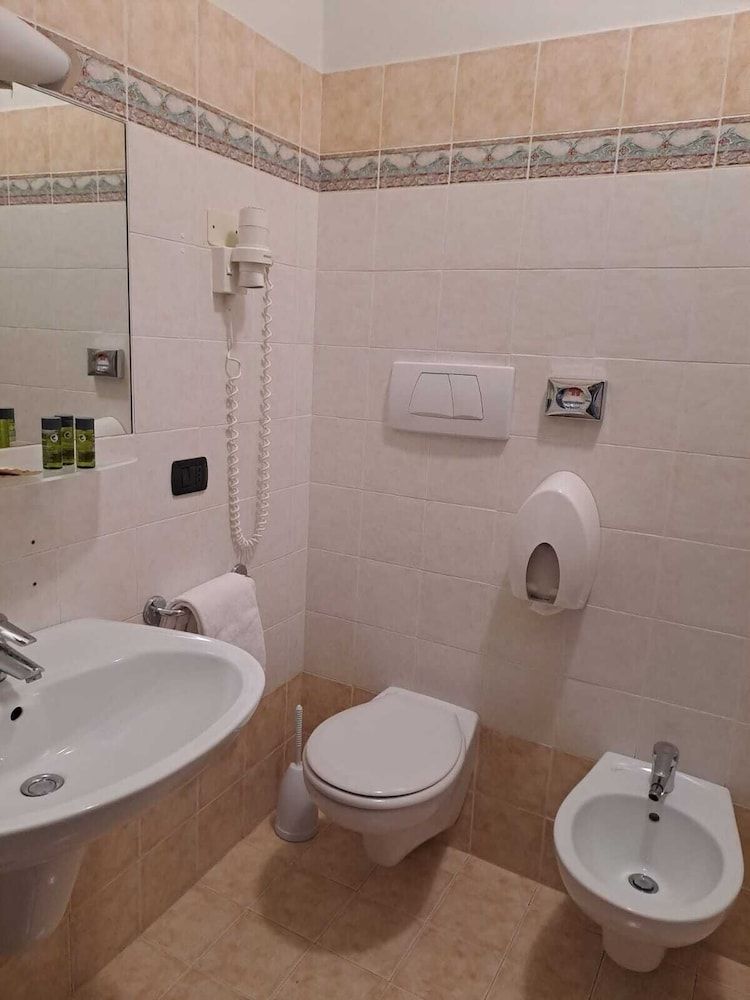 Hotel HDomus Superior Triple Room 4