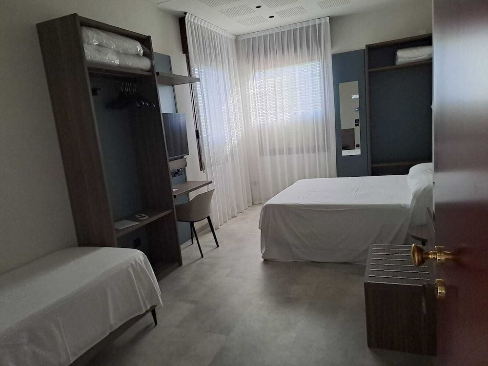 Hotel HDomus Superior Triple Room