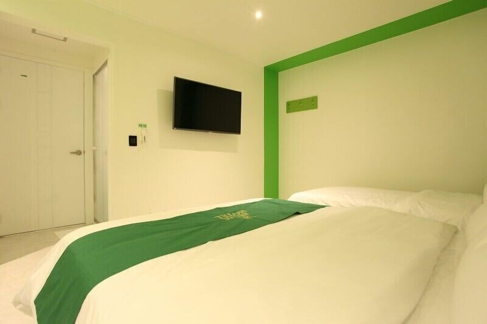 Bene Hotel Deluxe Twin Room 5