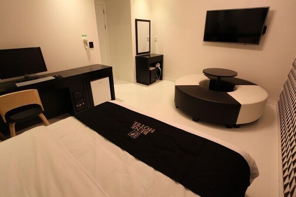 Bene Hotel Deluxe Double Room 8