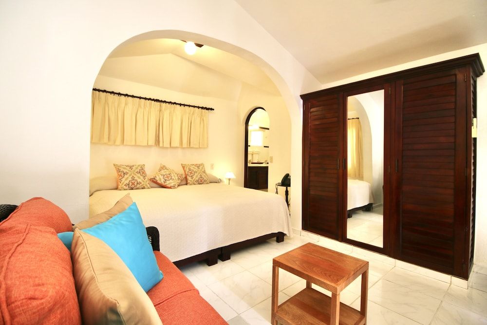 Cabarete Palm Beach Condos Economy Room 3