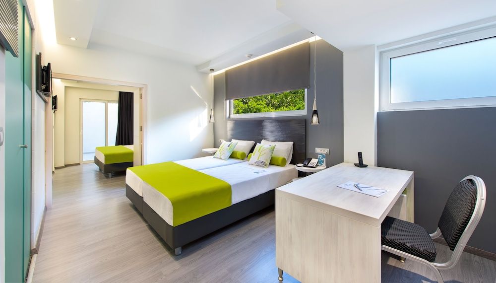 Semiramis City Hotel Deluxe Suite, Sea View 3