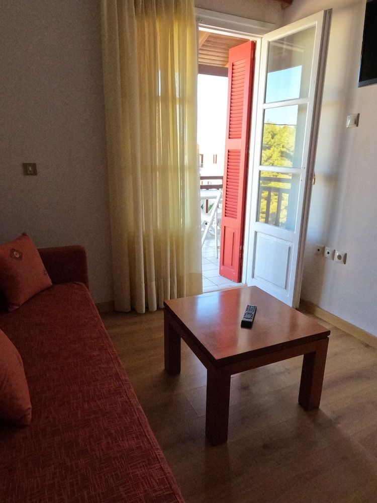 The Flower of Monemvasia Family Room, 1 Bedroom, Sea View 6