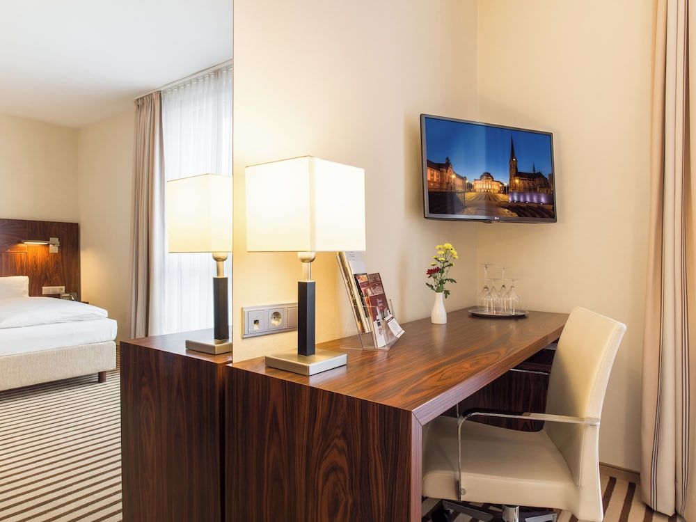 Hotel an der Oper Premium Zimmer Stadtblick 5