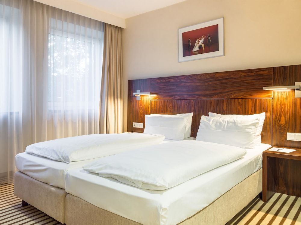 Hotel an der Oper Premium Zimmer Stadtblick 2