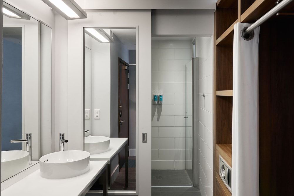 Aloft Liverpool aloft, Room, 1 King Bed 8