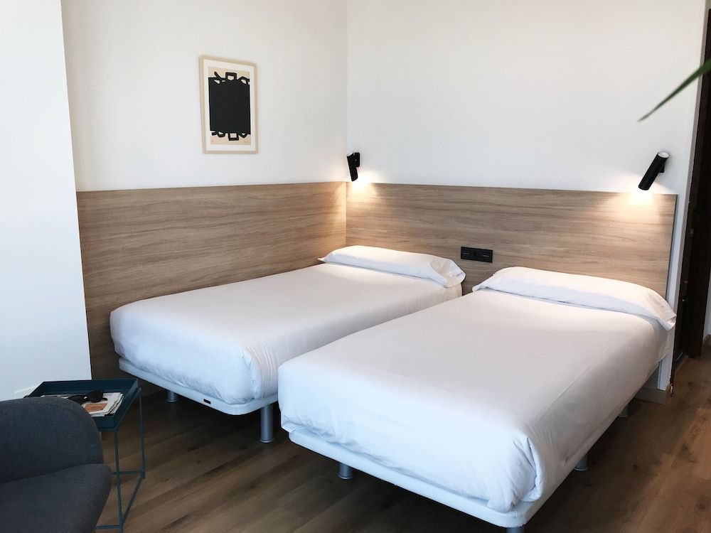 Hotel Príncipe de Asturias Family Room, 1 King Bed, Beach View 3