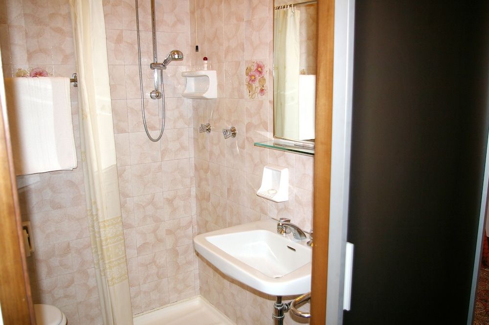 Hotel Salieri Double or Twin Room 8