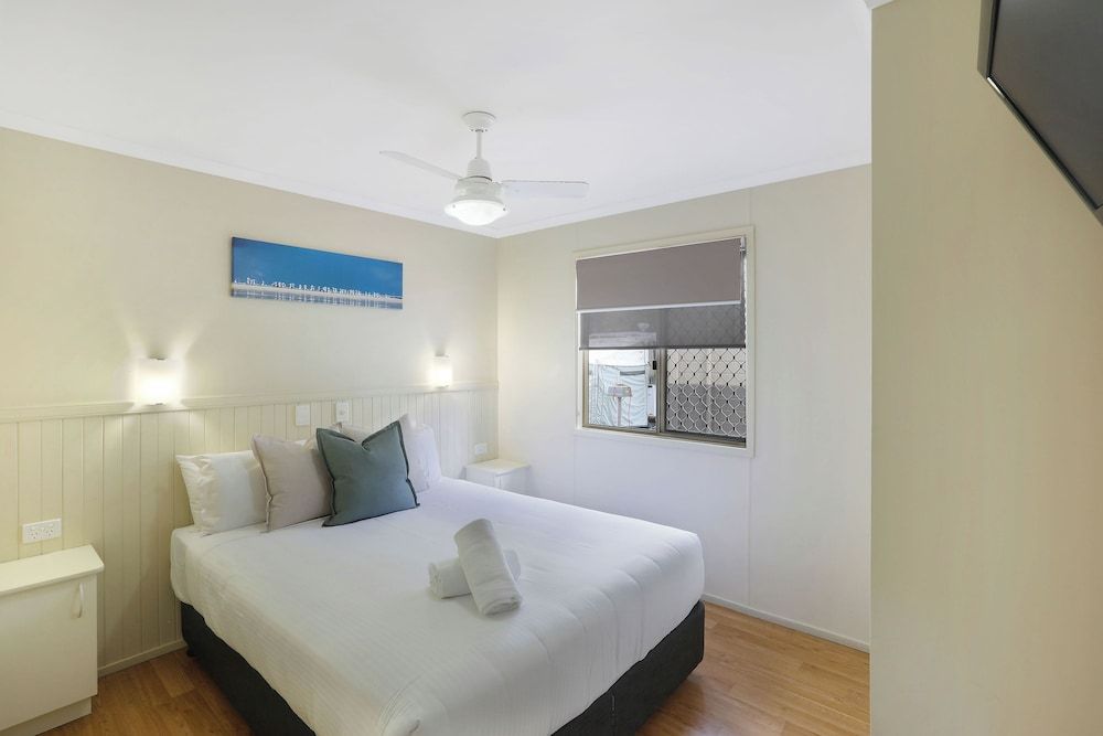 Deluxe Cabin - Sleeps 5 - Dog Friendly