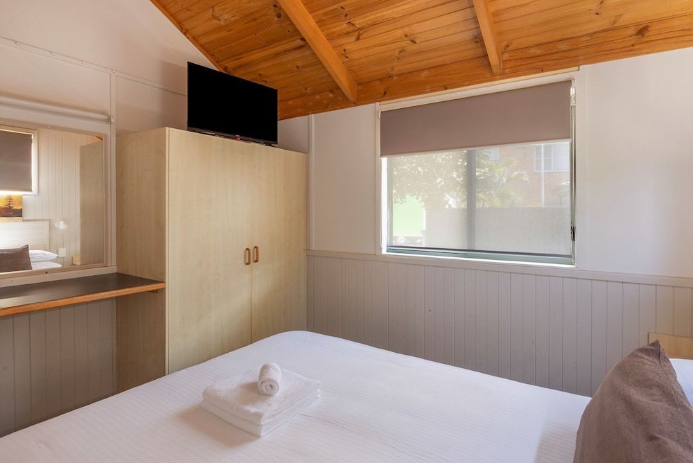 Deluxe Cabin - Sleeps 6