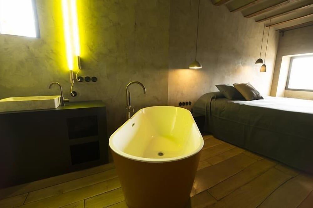 Hotel Consolación Double Room, 1 King Bed (ER2) 4