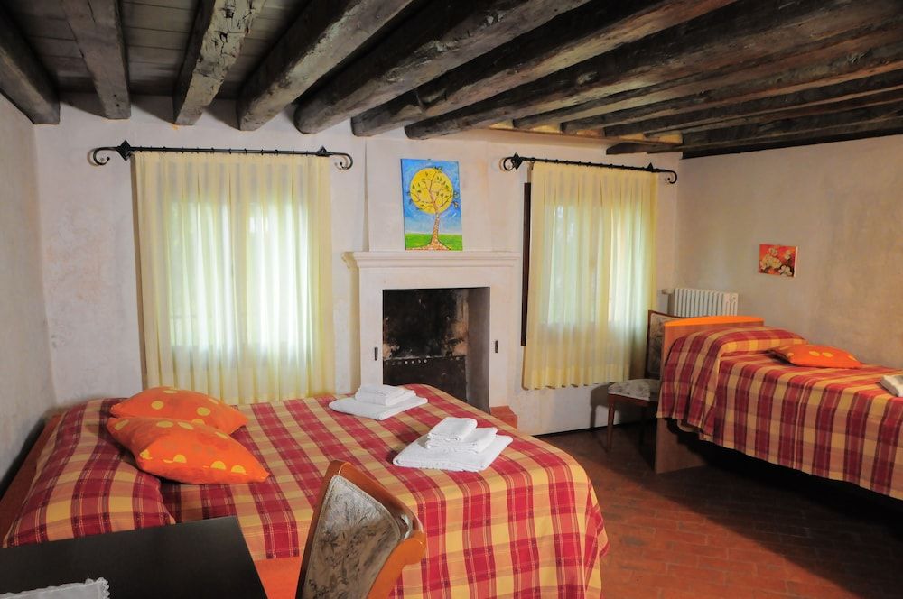Quadruple Room, Shared Bathroom