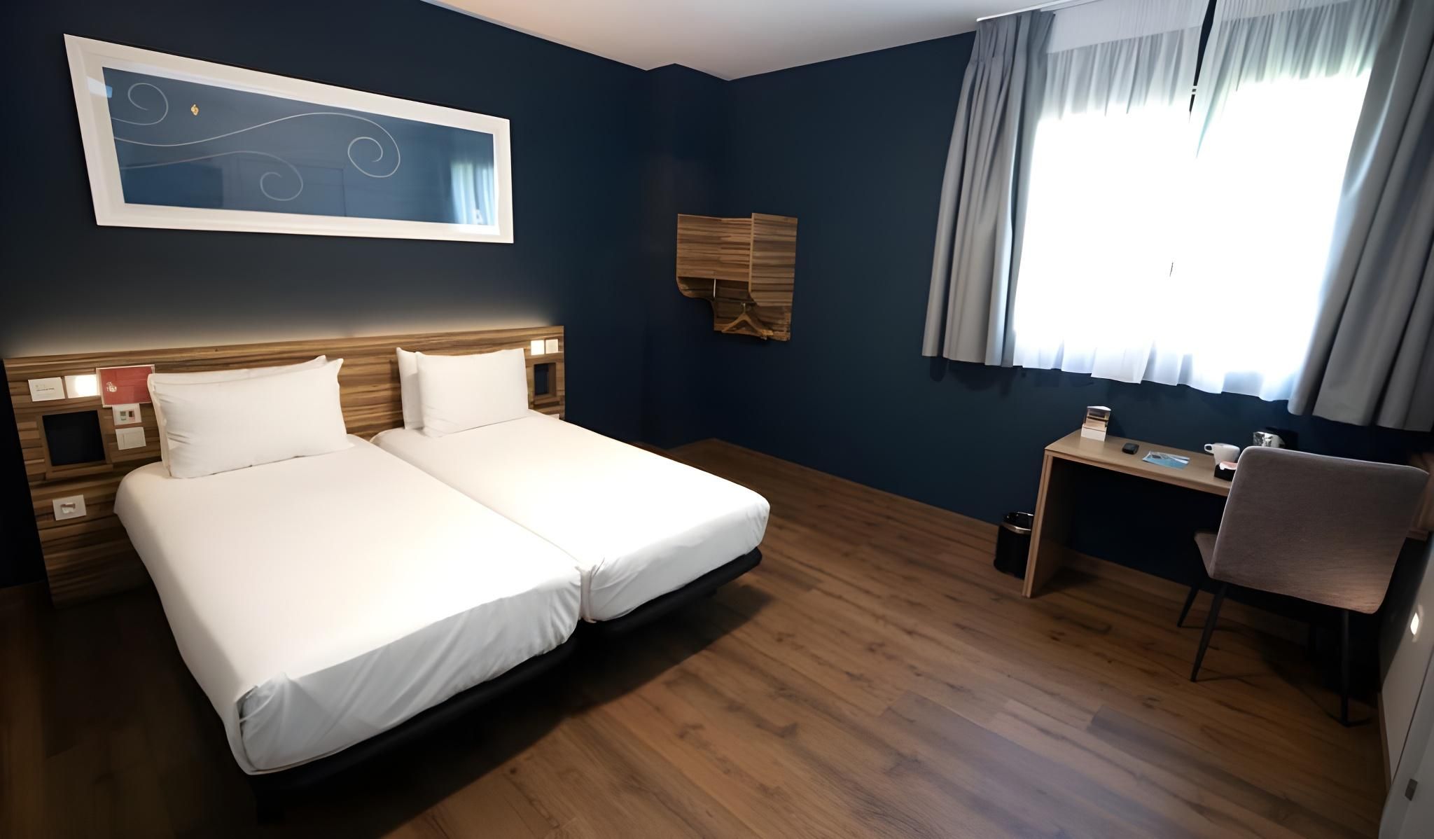 Travelodge Madrid Metropolitano Twin Room 4