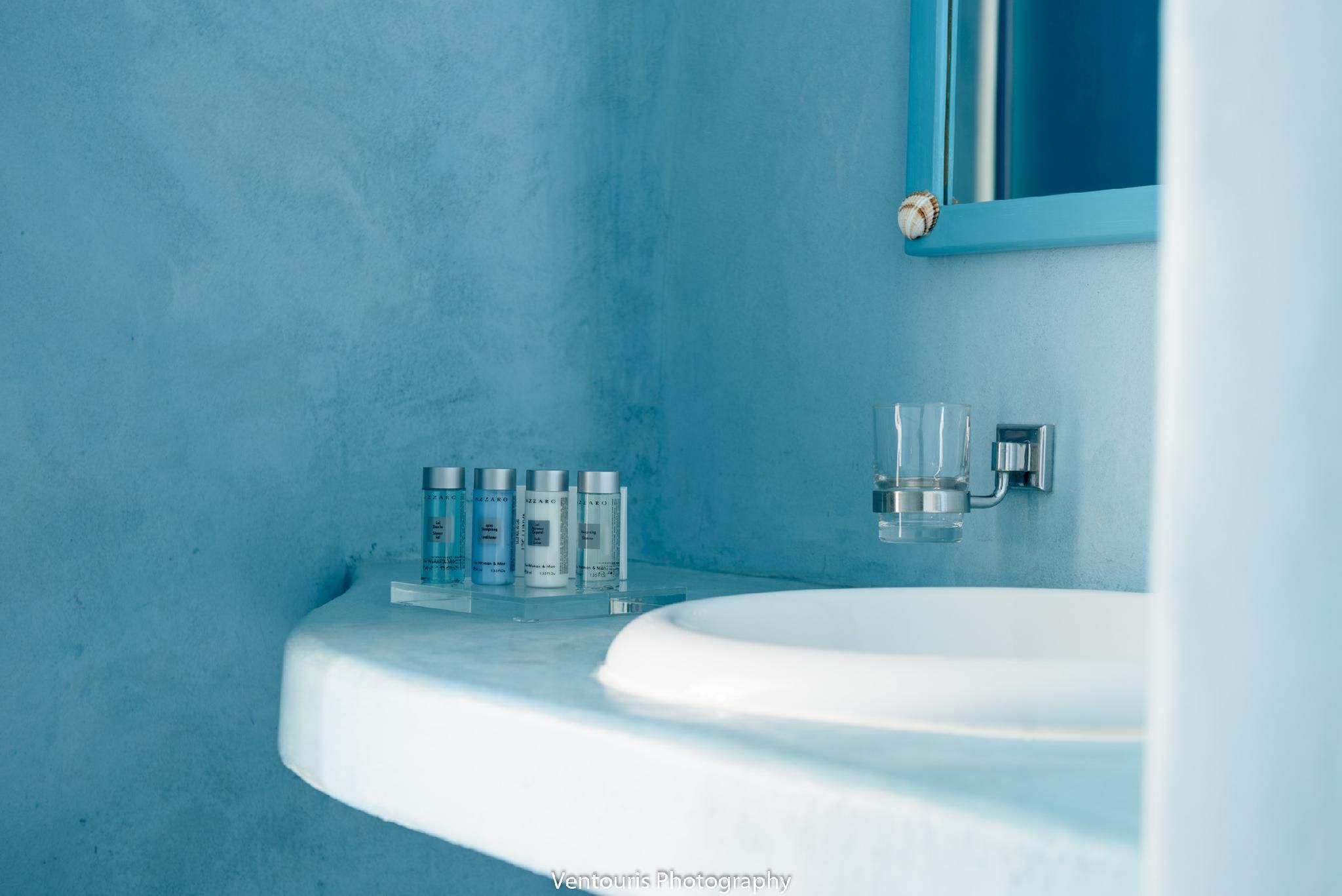 Honeymoon Suite Caldera View