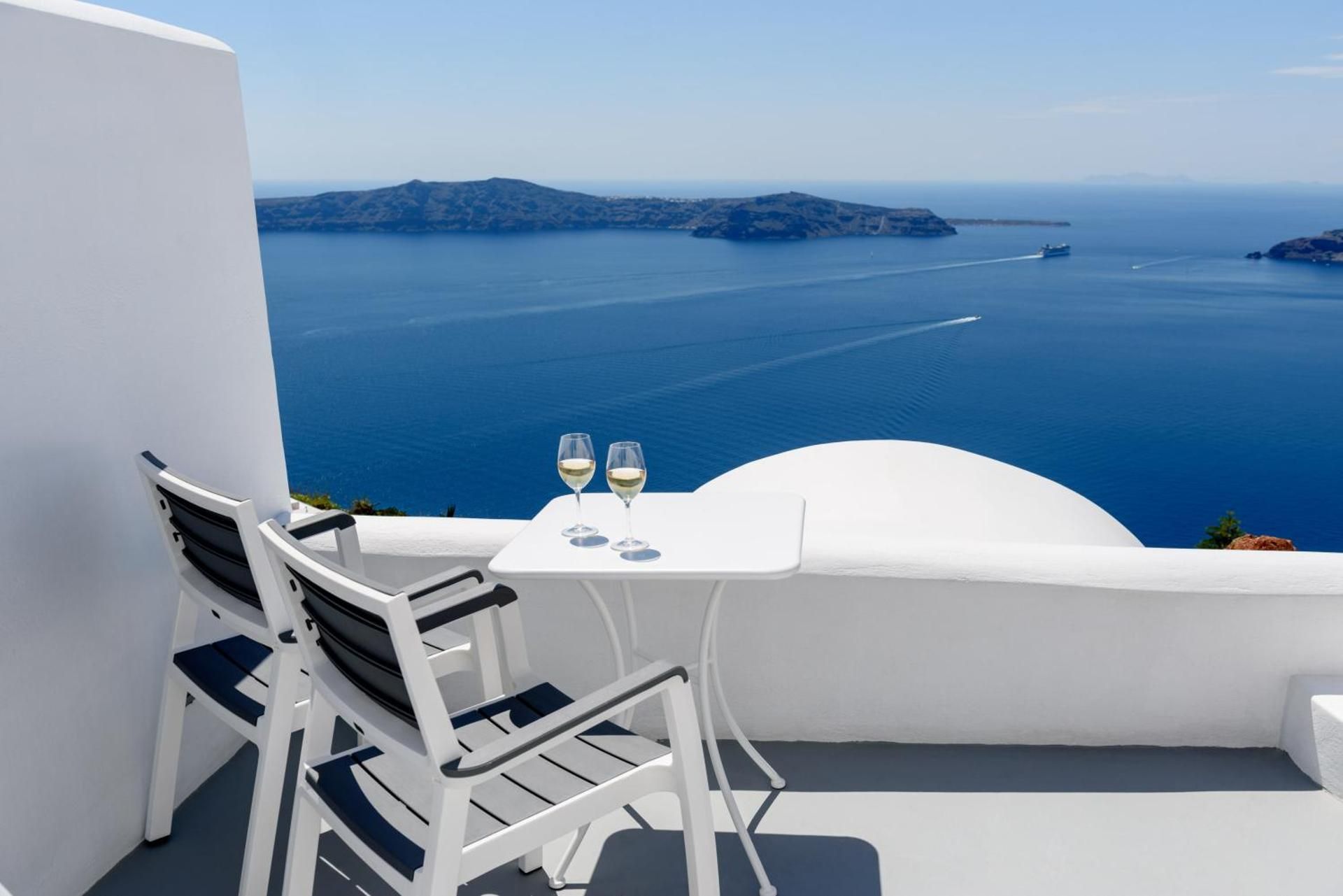 Junior Suite (Caldera Sea & Sunset View)