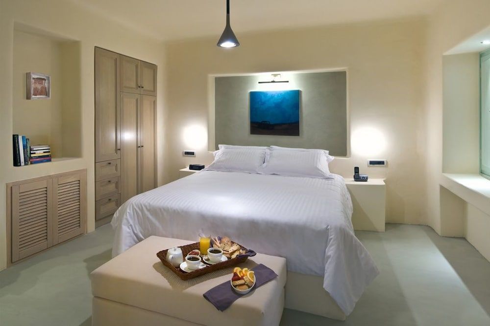 undefined Voreina Gallery Suites 4