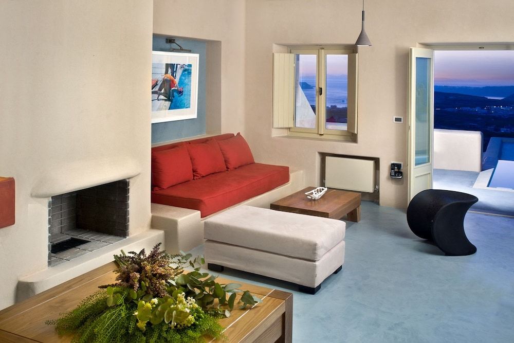 undefined Voreina Gallery Suites 10