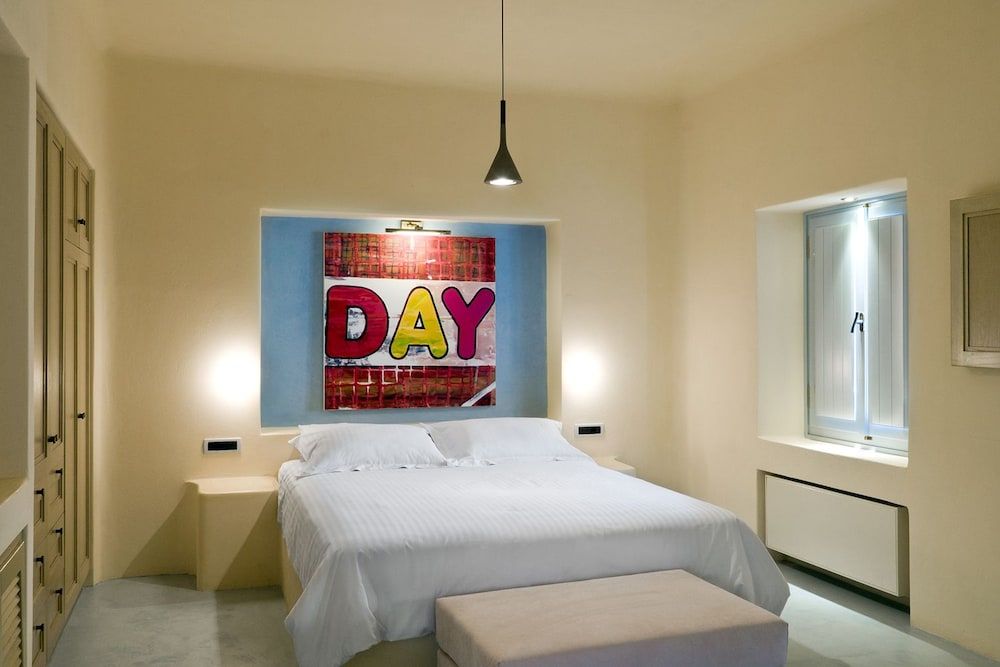 undefined Voreina Gallery Suites 2