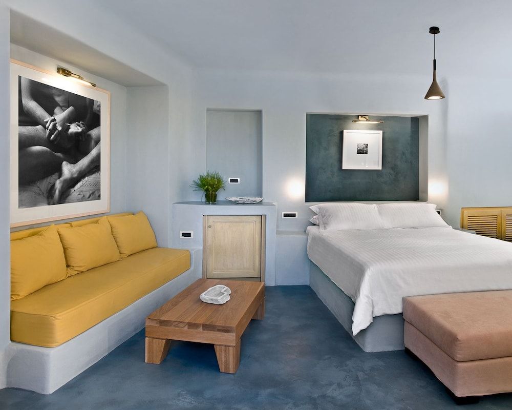 undefined Voreina Gallery Suites 5