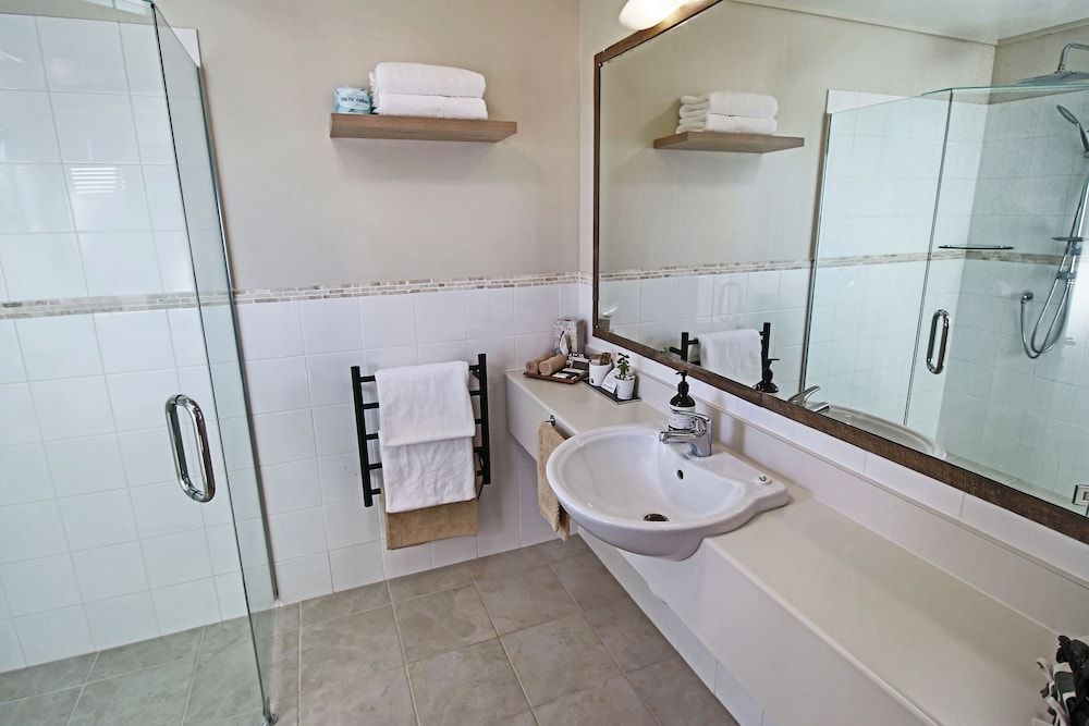 Whangaparaoa Lodge Motel Premium Deluxe Studio 4