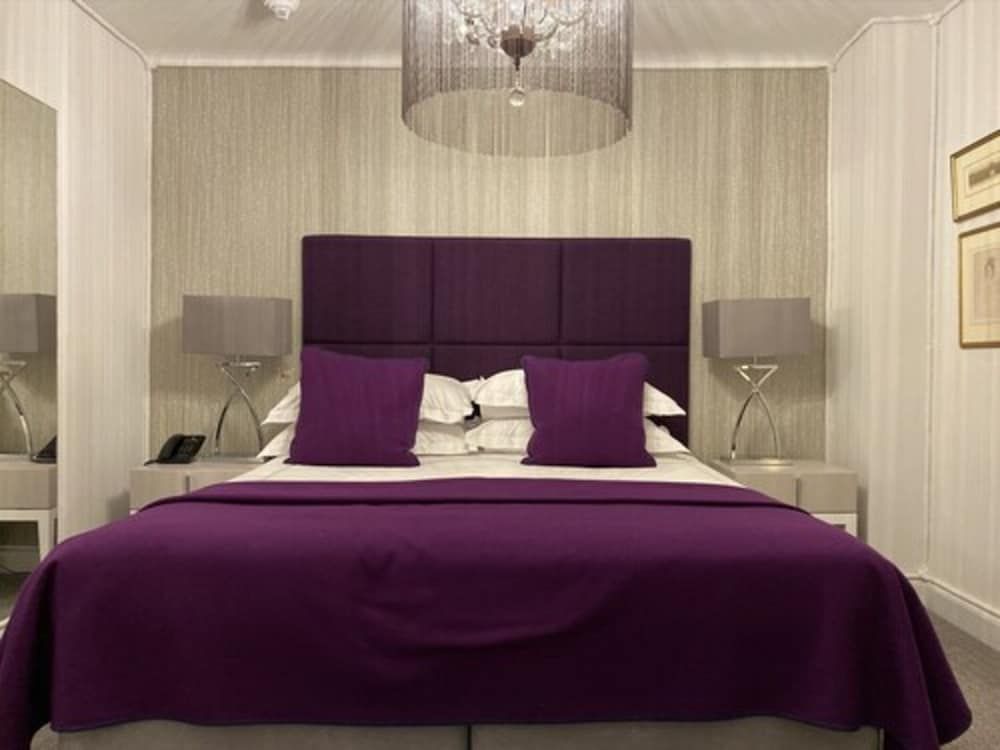 Great Fosters - A Small Luxury Hotel Duke of Wellington Suite