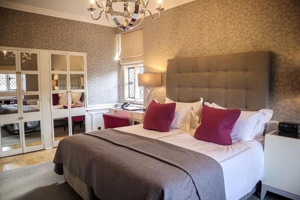 Great Fosters - A Small Luxury Hotel Splendid Historic Suite 3