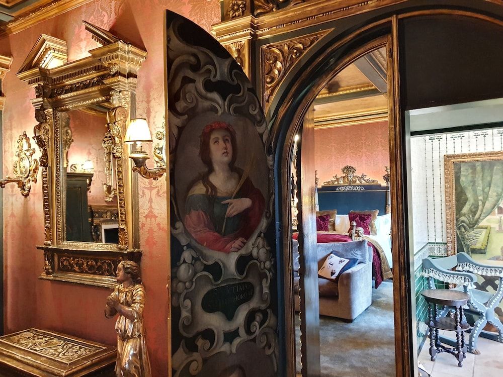 Great Fosters - A Small Luxury Hotel The Italian Historic Room 6