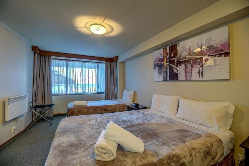 undefined Lakefront Apartments 9