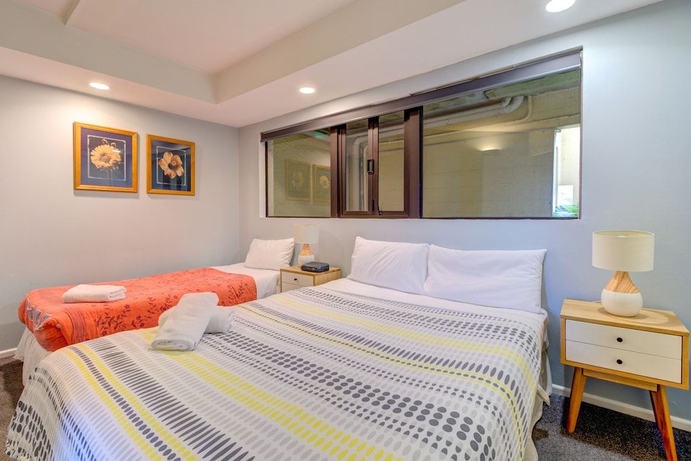 undefined Lakefront Apartments 4