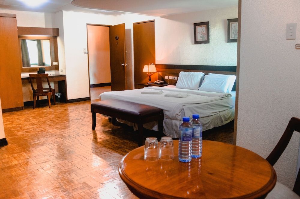 Country Village Hotel