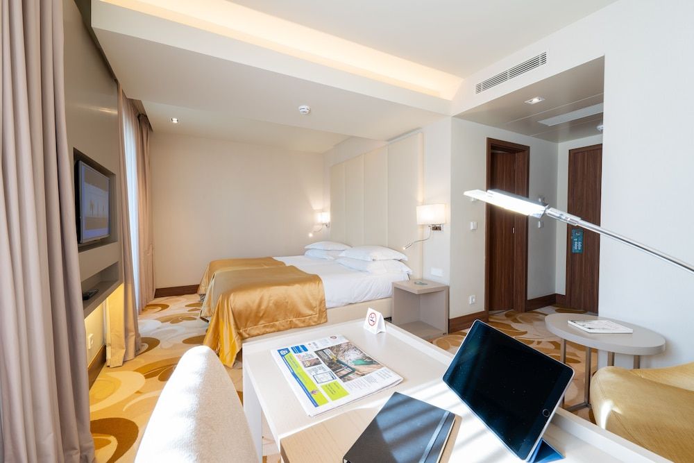 Smy Lisboa Superior Double Room 5