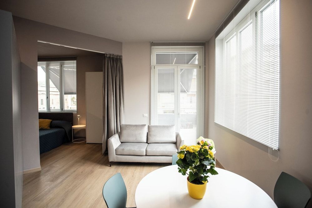 Delta Hotel Deluxe Suite 4