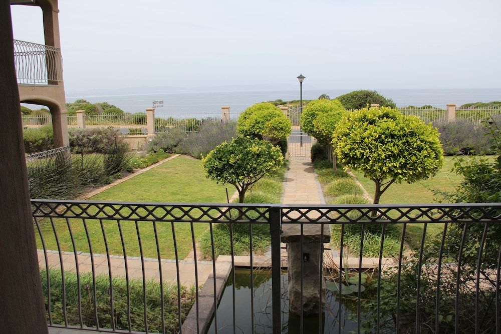 On the Cliff Guest House Luxury Double or Twin Room, Sea View 3