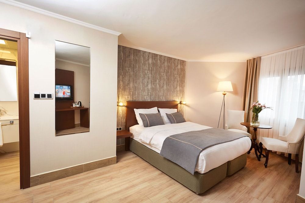 Mira Otel Alsancak Standard Room 6