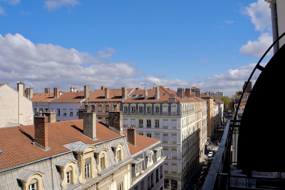 undefined OKKO Hotels Lyon Centre 5