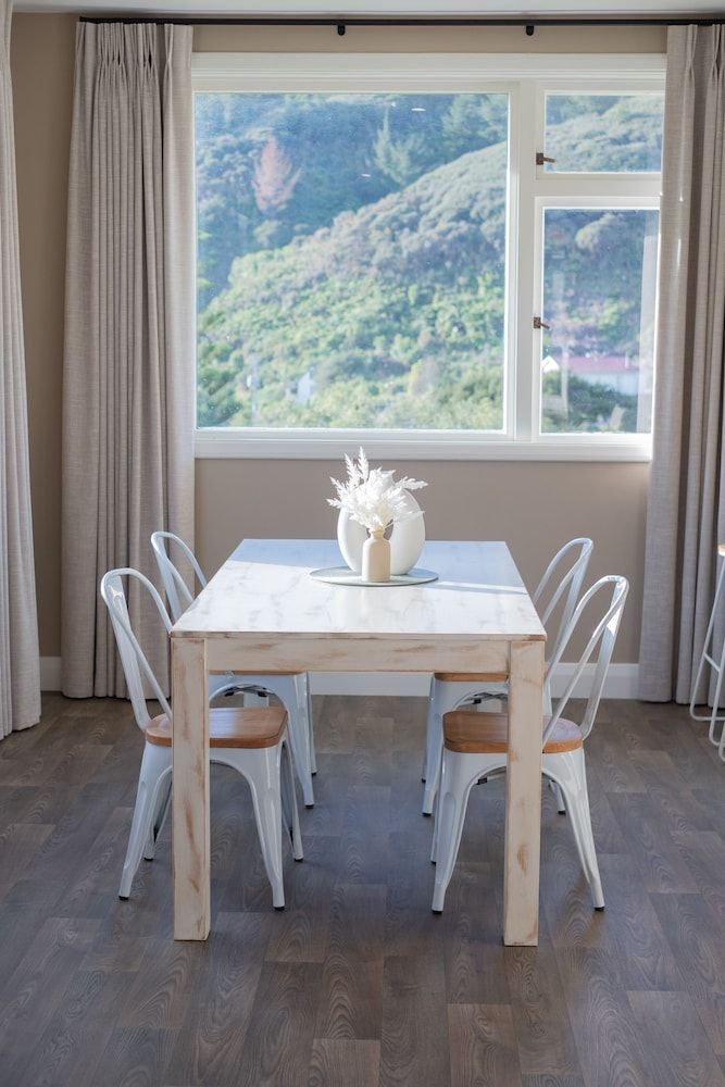 Silverstream Retreat Homestead 3 Bedroom 11