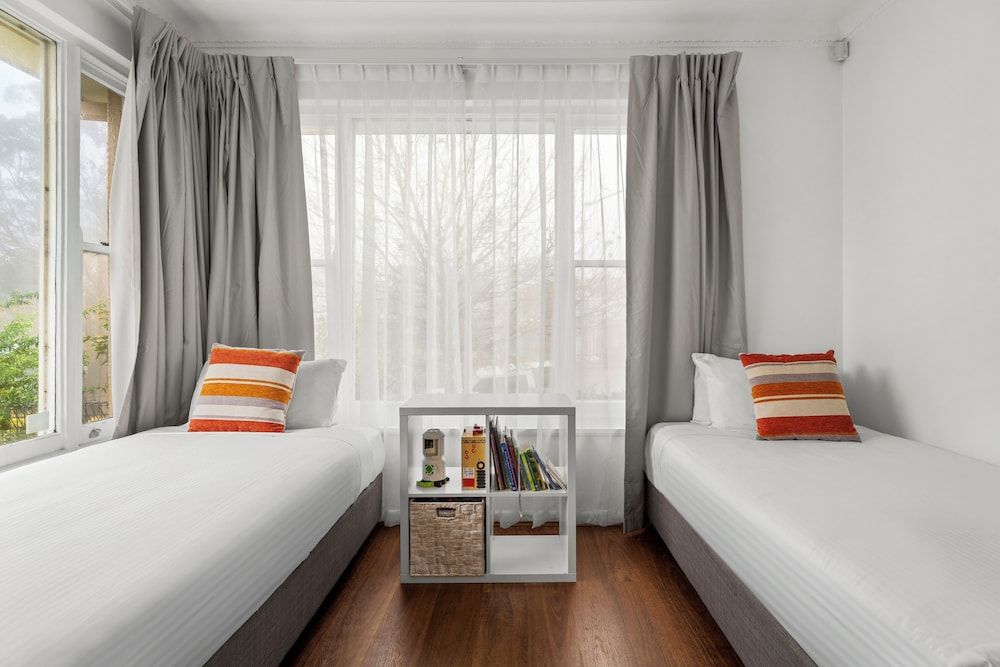 Echo Point Holiday Village Three Sisters Cottage 3