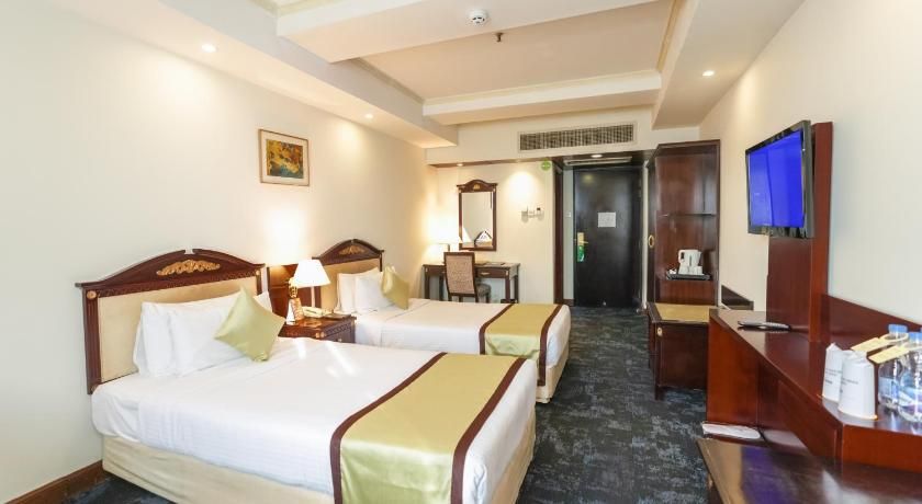 undefined Hotel Sarina 7