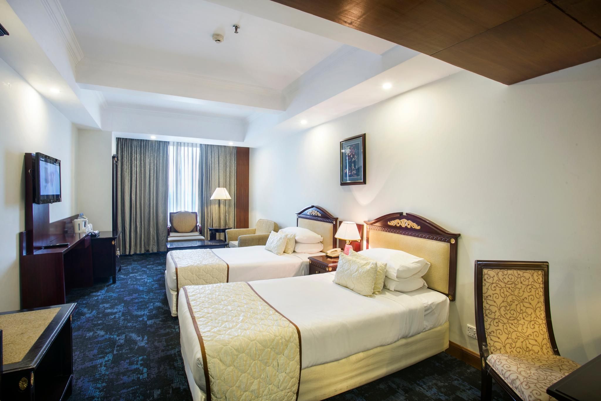 undefined Hotel Sarina 10