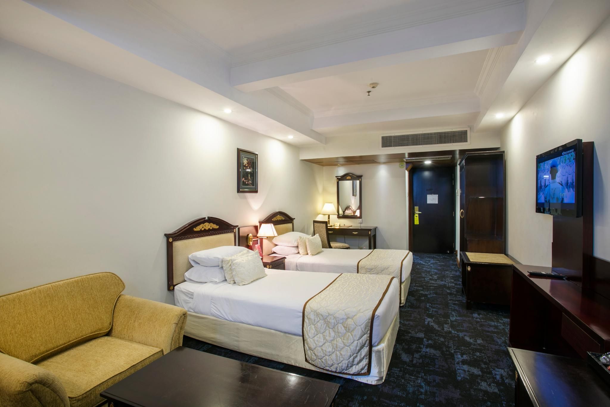 undefined Hotel Sarina 9