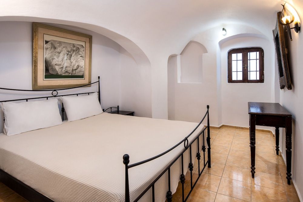 undefined Lava Suites and Lounge 6